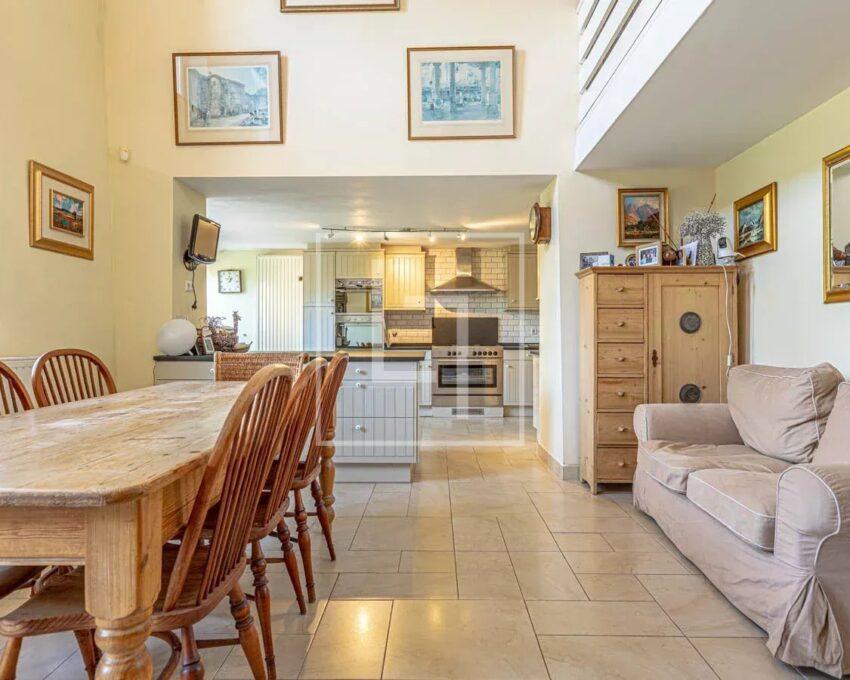 7-beds House with character and beautiful garden in Schrassig!