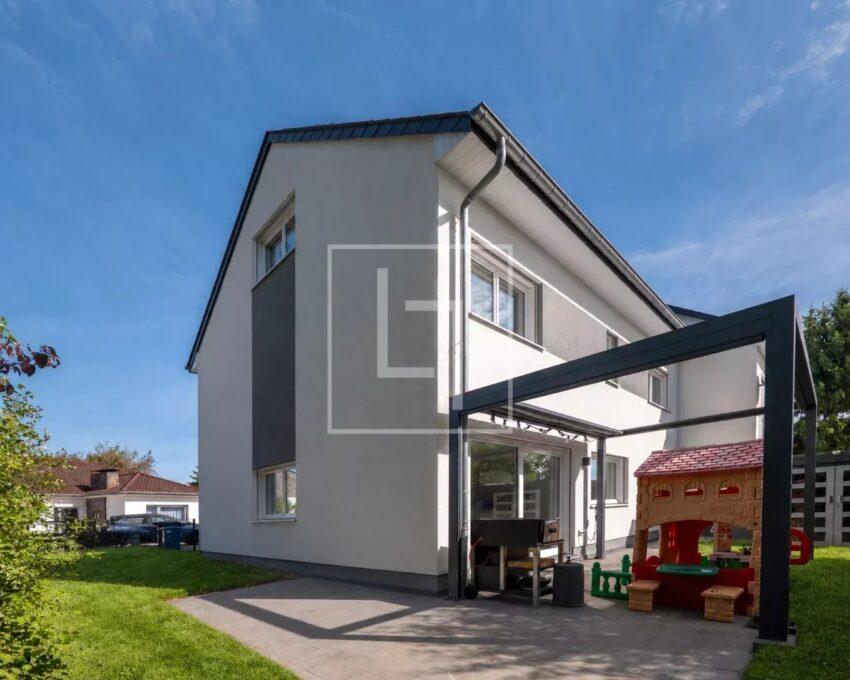 Modern 5-bedroom house with garden in Steinfort!