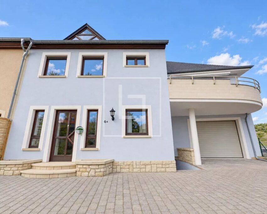 Beautiful Three-Sided Detached Home in Canach