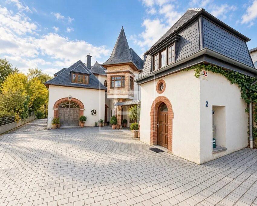 BUREAUX À LOUER DANS UNE MAISON DE MAÎTRE – ± 114 M² – HOWALD